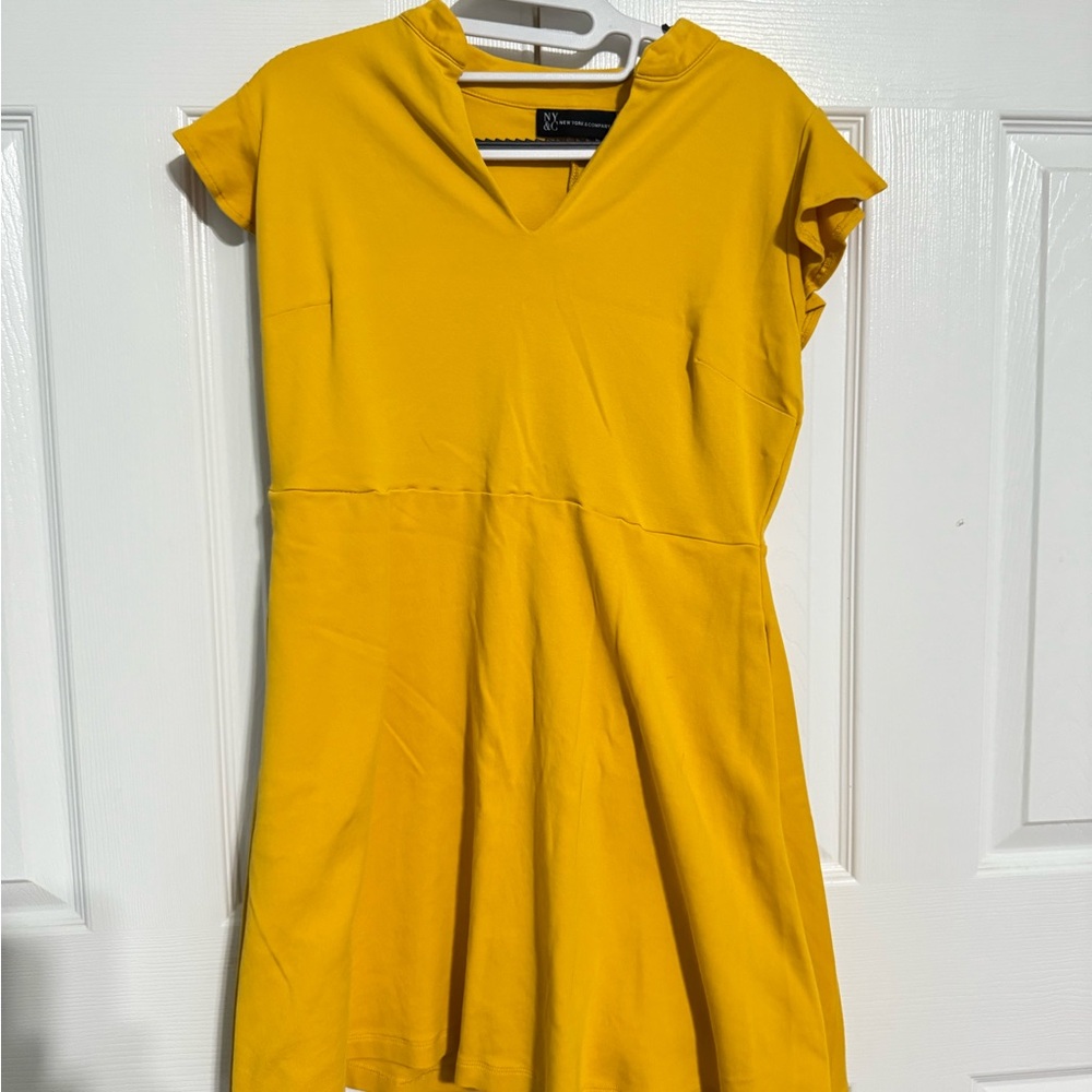 New York & Company Mustard Top